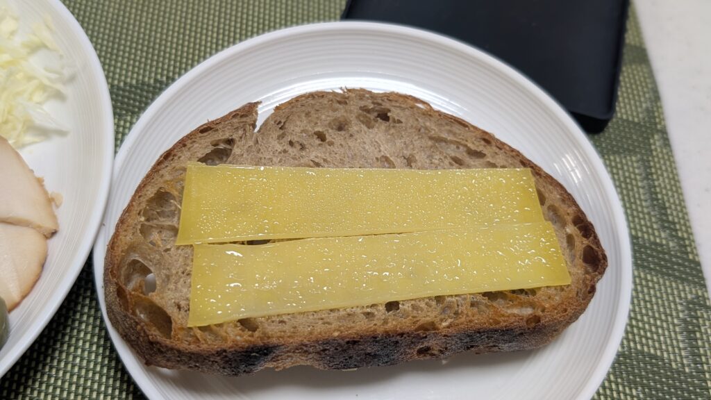 ５．フロマージュド美瑛 bread